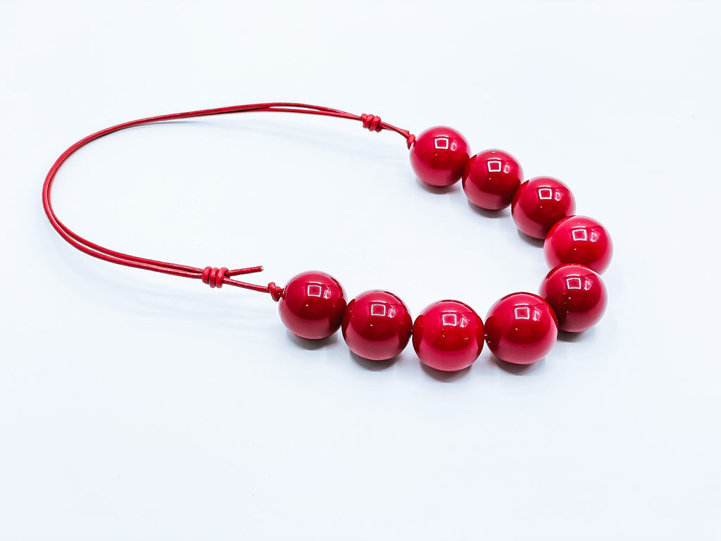 Crimson Solid Regular Adjustable Necklace